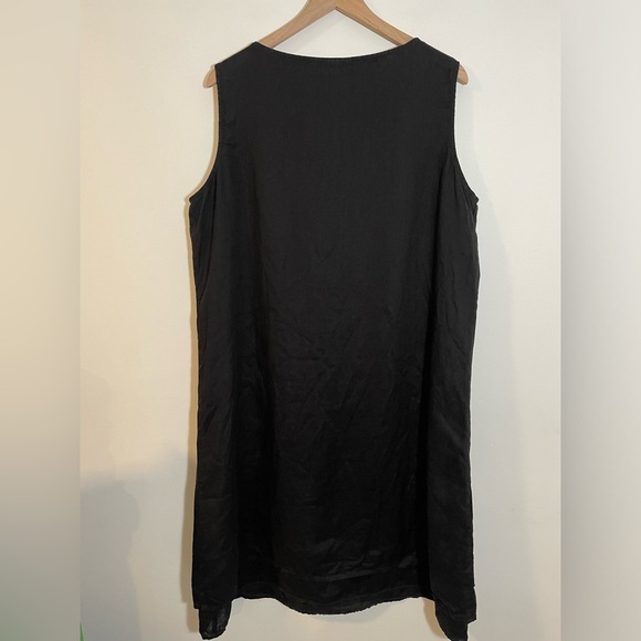 Eileen Fisher 100% Irish Linen Lined Sleeveless Dress
Lagenlook Black Size 1X - Picture 5 of 7